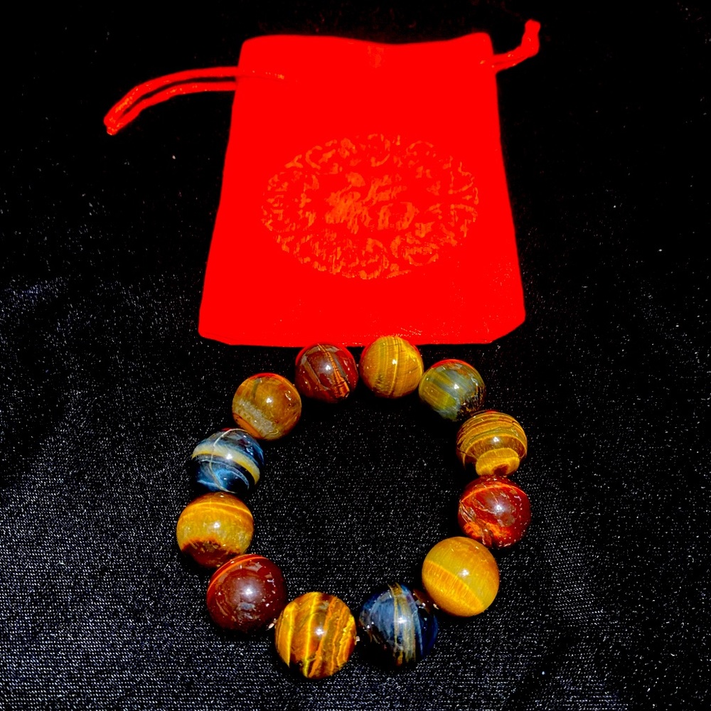Huge 18mm Men’s Tiger Eye bracelet.